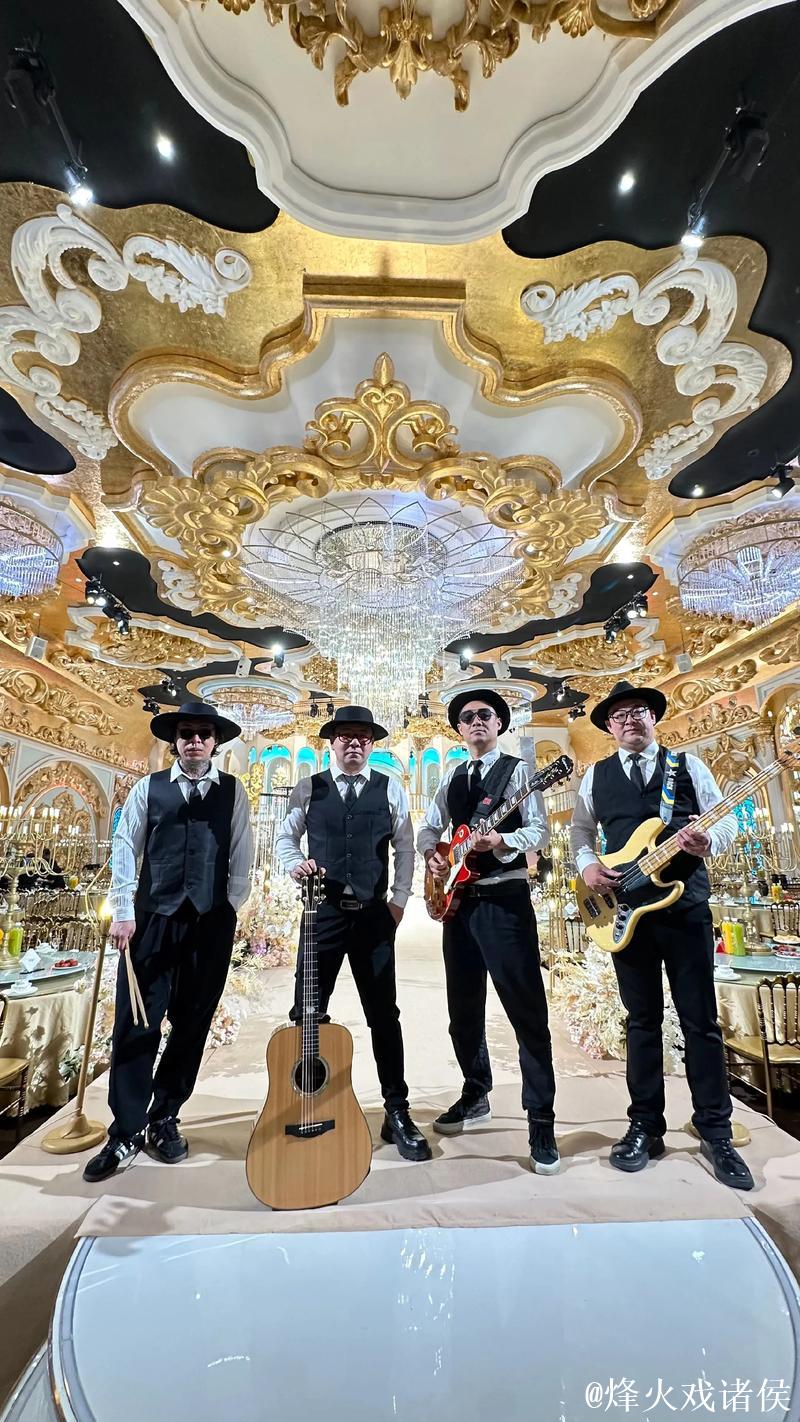 个性绽放的全能型：吹小号、组乐队、踢任意球兼任主教练