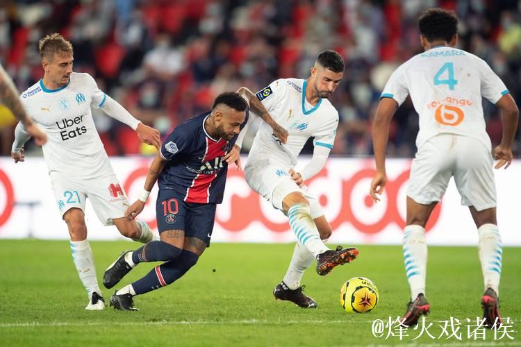 马赛vs纽卡比赛期间球迷厕所内行为出格 马赛vs纽卡比赛期间球迷厕所内行为出格